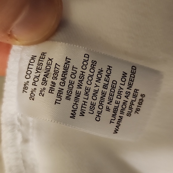 NWT! - White Denim Jacket - Picture 4 of 6